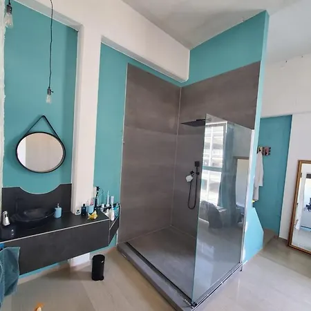 Stunning Industrial Loft In A Former Power Plant Schaltzentrale شقة