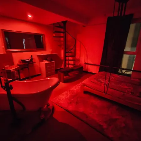 Stunning Industrial Loft In A Former Power Plant Schaltzentrale إسن