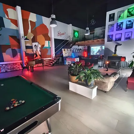 Stunning Industrial Loft In A Former Power Plant Schaltzentrale شقة *